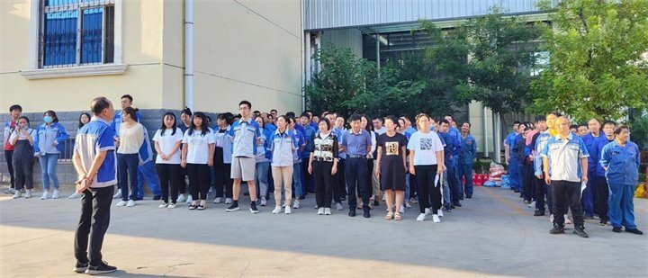 八月十五月兒圓，闔家歡樂(lè)共團(tuán)圓，一年一度的中秋佳節(jié)即將來(lái)臨，公司為讓員工感受到中秋佳節(jié)的溫馨、團(tuán)圓的氣氛，增添節(jié)日的喜慶，感謝員工的辛苦付出，為員工及員工家屬送上問(wèn)候及美好的節(jié)日祝愿，特在中秋佳節(jié)來(lái)臨前，為全體員工發(fā)放中秋福利。