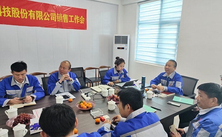 景總進(jìn)行總結(jié)講話 景總進(jìn)行總結(jié)講話